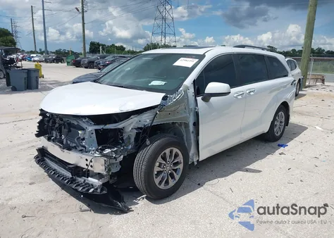 2025 Toyota Sienna Xle z USA, uszkodzony, nr VIN 5TDYRKEC4SS267312